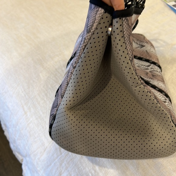 Purse - Picture 2 of 4